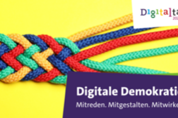Das Logo zeigt einen Zopf aus verschiedenen bunten Schnüren und den Schriftzug Digitale Demokratie