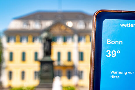 Heat warning on a cell phone