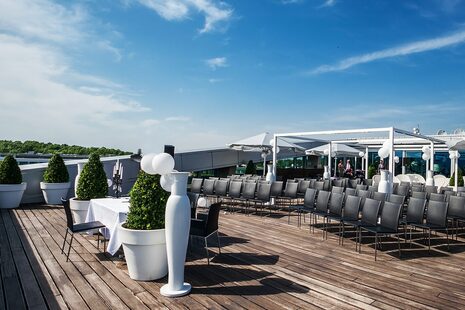 Das Trauzimmer im Kameha Grand Bonn auf der Dachterrasse des Hotels