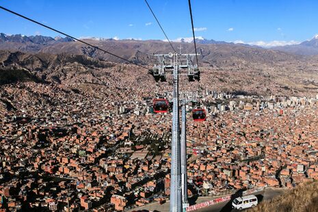 Widok z lotu ptaka na miasto La Paz w Boliwii